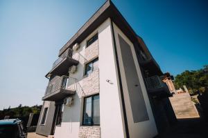 Dream House Apartments