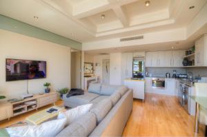 #1205 Cartwright - Wild Radiance