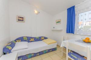 Apartments and Rooms On the Beach