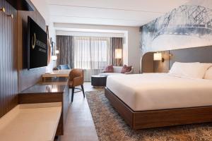 Deluxe Balcony Room, 1 King, Non-Smoking  room in Isle Of Capri Casino and Hotel Lake Charles