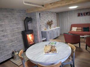 Gîte paisible en forêt avec terrasse, 4 personnes - FR-1-589-322