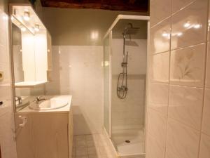 Maisons de vacances Gite Saint-Crepin-et-Carlucet, 5 pieces, 10 personnes - FR-1-616-108 : photos des chambres