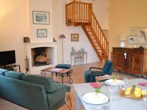 Gîte familial avec piscine chauffée, jardin clos, équipement bébé, au cœur d'une propriété viticole. - FR-1-653-70 - 勒贡蓬图夫尔