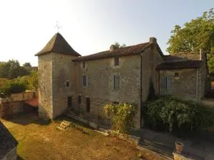Prieuré restauré avec jardin, charme ancien et commodités modernes, près de l’église à Beaulieu - FR-1-653-145 - Beaulieu-sur-Sonnette