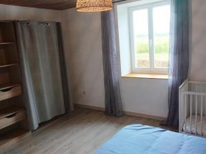 Maisons de vacances Gite Oradour-Fanais, 4 pieces, 6 personnes - FR-1-653-133 : photos des chambres