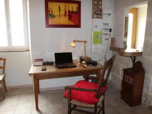 Gîte charentais avec cour privative, baby-équipement, télétravail, vélos, BBQ, animaux acceptés - FR-1-653-170