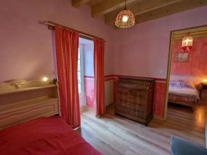 Maisons de vacances Gite Charras, 3 pieces, 5 personnes - FR-1-653-156 : photos des chambres