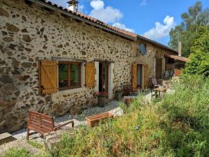 Maisons de vacances Gite Massignac, 4 pieces, 6 personnes - FR-1-653-213 : photos des chambres