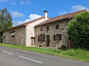 Maisons de vacances Gite Massignac, 4 pieces, 6 personnes - FR-1-653-213 : photos des chambres