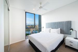 Hope Street Apartments by CLLIX