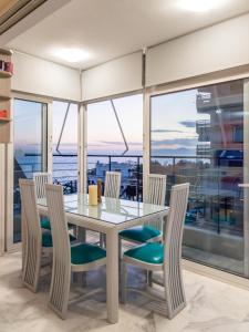Flisvos Elite Seafront Luxury Apartment