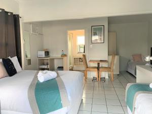 Aqua Blue Motel