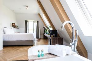 Junior Suite room in Van Heeckeren Hotel