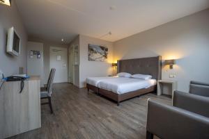 Comfort Double Room with Shower room in Fletcher Zuiderduin Beachhotel