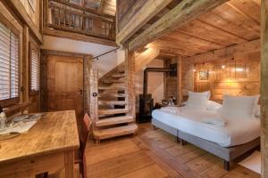 Family Suite (2 Adults + 2 Children) room in Hôtel Les Servages d'Armelle