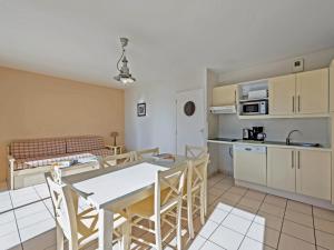 Villages vacances Vacanceole - Le Domaine de Bertheaume : Apartment with view 1 bedroom 6 people