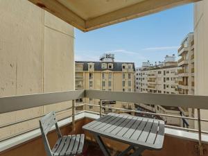 Studio Front de Mer avec Piscine et Balcon à Biarritz - FR-1-3-412