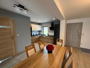 Osada Marcowa Niebieski Domek z sauną jacuzzi