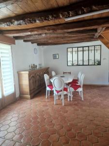 Villas Gites for 10 people with swimming pool : photos des chambres