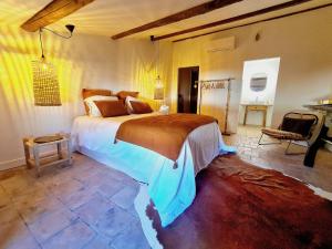 Appart'hotels La Maison de Lyna - Suites de charme intra-muros avec parking & autonomie : photos des chambres