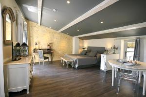 Hotels Le Domaine Du Colombier : photos des chambres
