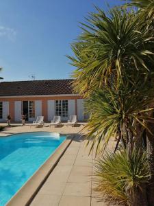 Villa grand communal, piscine, 18km de Bordeaux