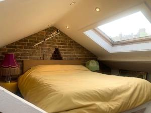 Funky 2 Bedroom Apartment In Town Centre