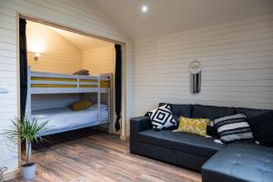 The Getaway - The Buzzard - Luxury Family Glamping Cabin