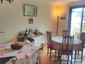 B&B / Chambres d'hotes Bed & Diner Les Terrasses de La Palme : Chambre Double - Vue sur Mer