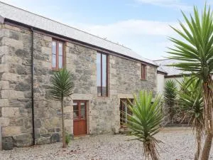 Pol Glas Hall - Cury