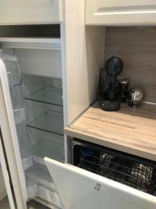 Vieil Antibes, ravissant 2p avec petite terrasse