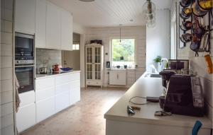 Awesome Home In Kalmar With Wifi