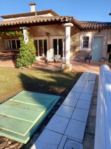 Maisons de vacances Fayence Villa with private pool : photos des chambres