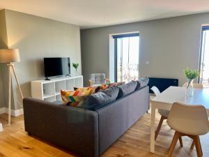 SoHot Stays Sea View Apartments- central location- sleeps 4