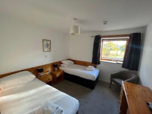 Twin Room room in Smithton Hotel