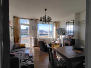 Appartements LE WELCOME vue port appartement plain pied : photos des chambres