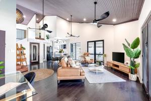 The Boho Casa - Beachside Retreat with Pool