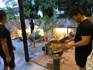 GENIEHOME No10 CLASSIC HOME 5BR6B free Wifi at SS2 PJ