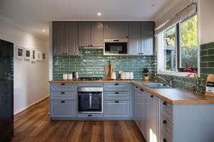 Indus- a bright and welcoming home