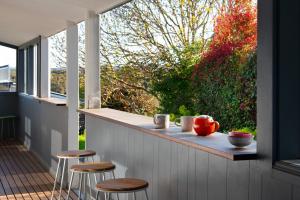 Indus- a bright and welcoming home