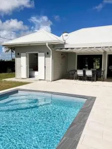 Magnifique villa avec piscine privative et jardin - Richeplaine