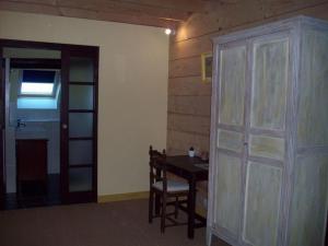 Maisons de vacances Gite Douchy-Montcorbon-Douchy, 3 pieces, 5 personnes - FR-1-590-105 : photos des chambres