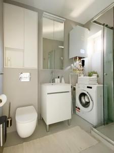 Light Room by Zoom Apartments