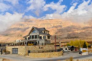 obrázek - Chalet de Charme, Cedar, Lebanon, ENTIRE CHALET