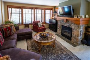 2215 - Two Bedroom Deluxe Eagle Springs East