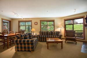 3219 - Three Bedroom Standard Powderhorn Lodge condo