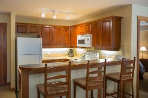 3219 - Three Bedroom Standard Powderhorn Lodge condo
