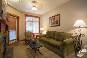 1105 - One Bedroom Standard Eagle Springs West condo