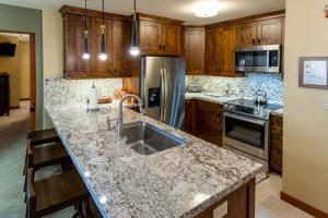 2215 - Two Bedroom Deluxe Eagle Springs East