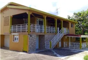 Appartement confortable avec vue sur le jardin - Le Robert - Quartier Lecomte